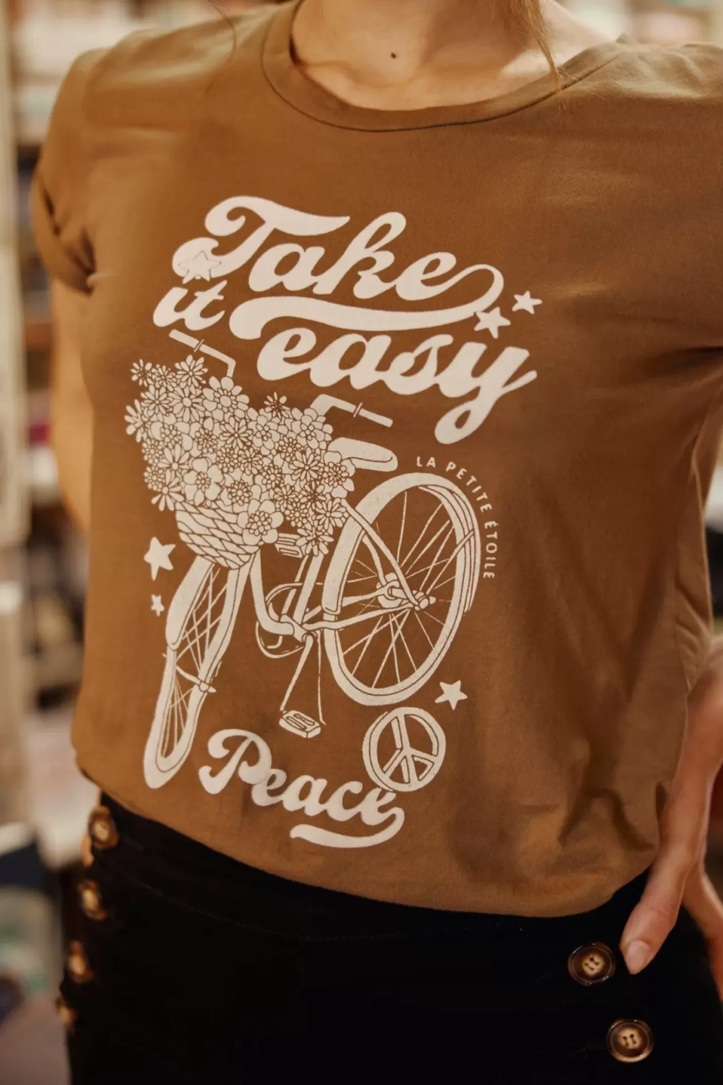 LA PETITE ÉTOILE Tops|T-Shirt Peace Marron